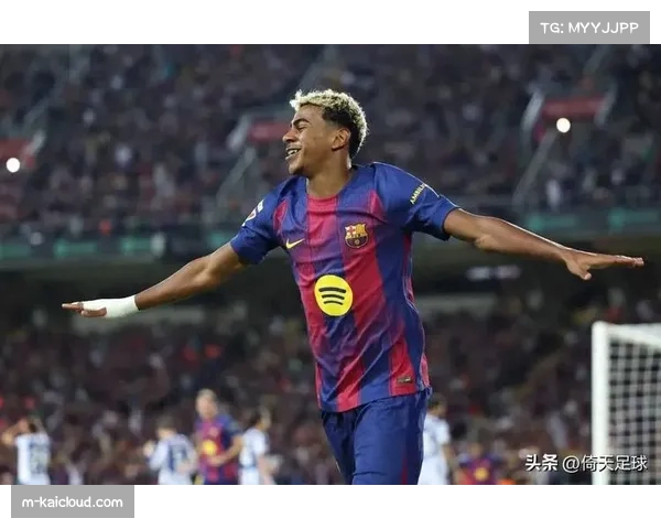 巴萨2比1逆转皇马登顶西甲亚马尔助攻莱万拉什福德连场传射